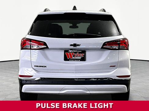 Used 2022 Chevrolet Equinox RS w/ RS Leather Package FWD image 5