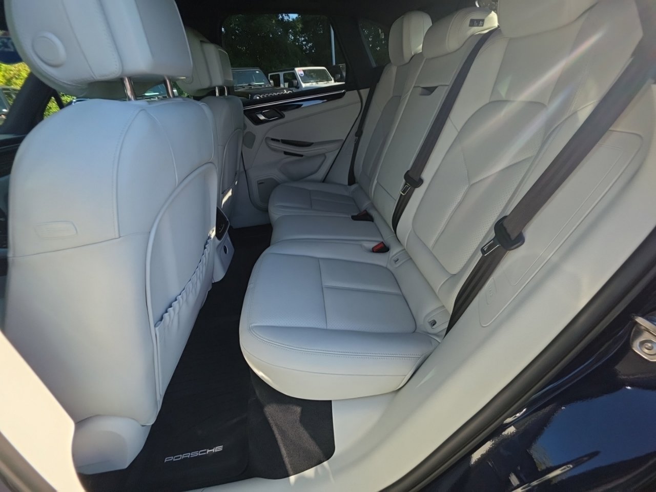 Used 2023 Porsche Macan S AWD/4WD image 18