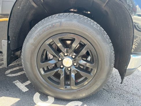 Used 2019 Chevrolet Silverado 1500 LT w/ All-Star Edition AWD/4WD image 12