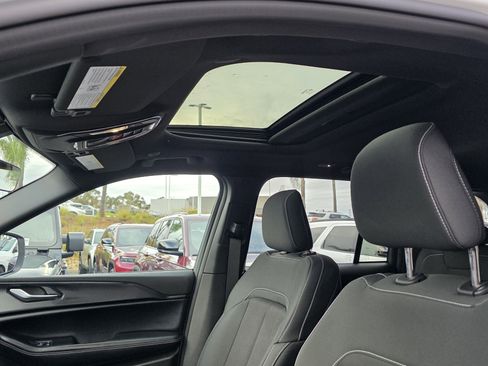 New 2025 Jeep Grand Cherokee image 17