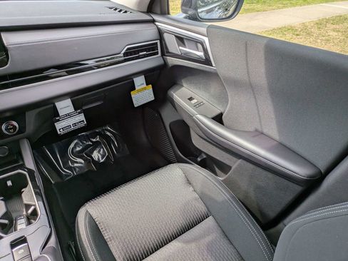 New 2026 Mitsubishi Outlander ES image 17