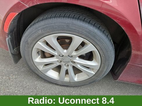 Used 2017 Chrysler 200 Limited Platinum image 7