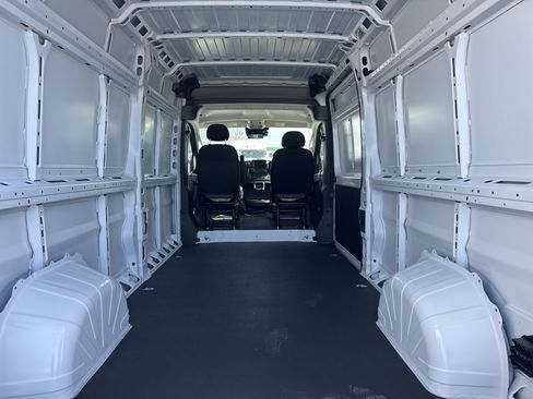 Used 2024 RAM ProMaster 2500 image 4