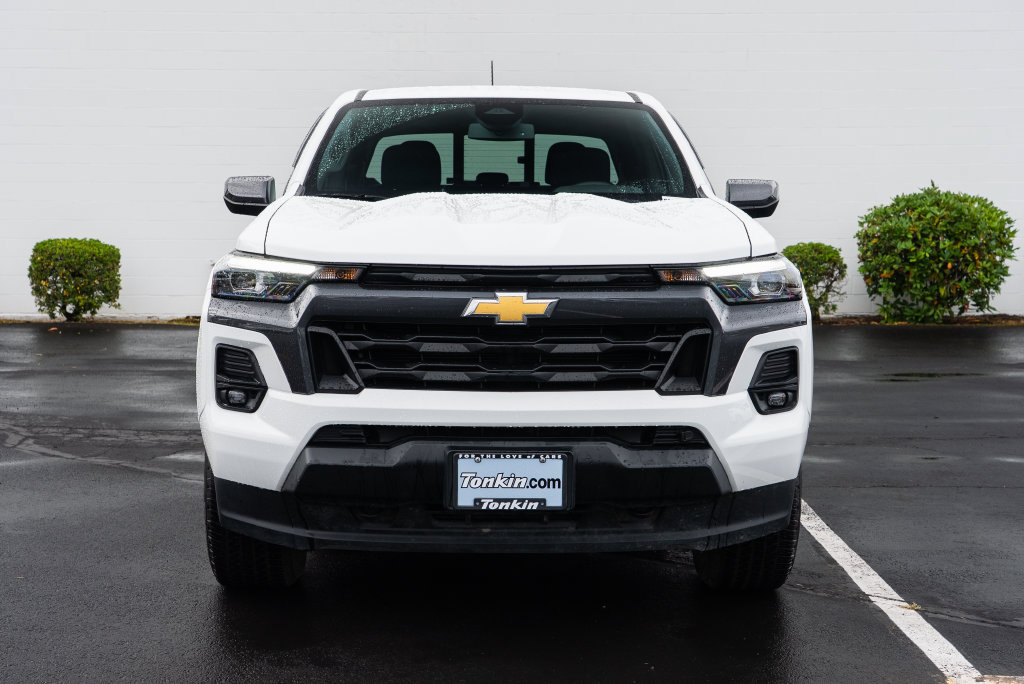 Used 2024 Chevrolet Colorado LT w/ LT Convenience Package III AWD/4WD image 2