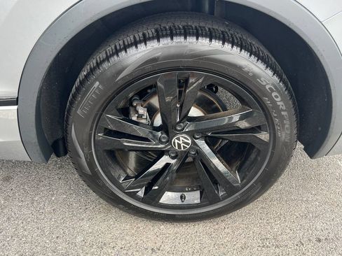 Used 2024 Volkswagen Tiguan SE R-Line AWD/4WD image 16