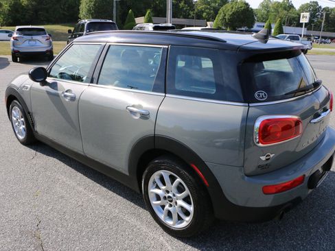 Used 2017 MINI Cooper Clubman FWD image 3