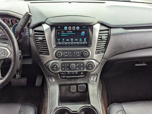 Used 2016 Chevrolet Suburban LT image 18