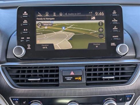 Used 2018 Honda Accord Touring image 12