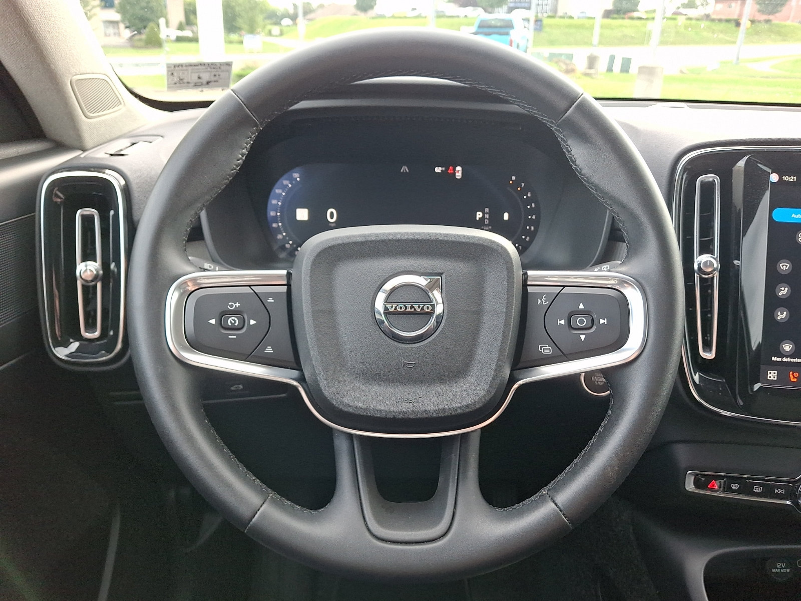 Used 2025 Volvo XC40 B5 Core AWD/4WD image 21