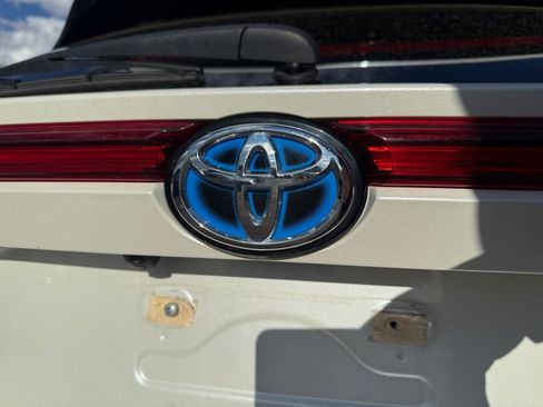 Certified 2022 Toyota Venza Limited AWD/4WD image 22