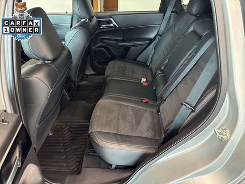 Used 2024 Mitsubishi Outlander SE FWD image 17