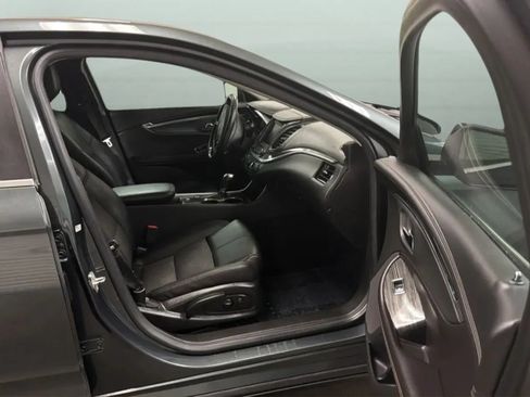 Used 2018 Chevrolet Impala LT FWD image 22