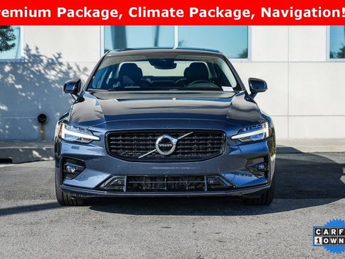 Used 2022 Volvo S60 B5 Momentum image 2