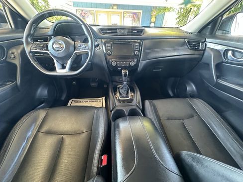 Used 2018 Nissan Rogue SL w/ Premium Package FWD image 19