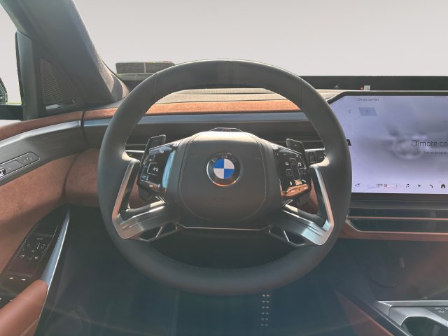 New 2027 BMW X5 xDrive40i w/ M Sport Professional Package AWD/4WD image 12