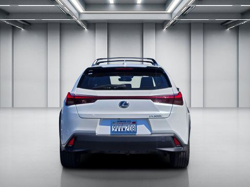 Certified 2025 Lexus UX 300h FWD w/ Accessory Package (Z2) image 5