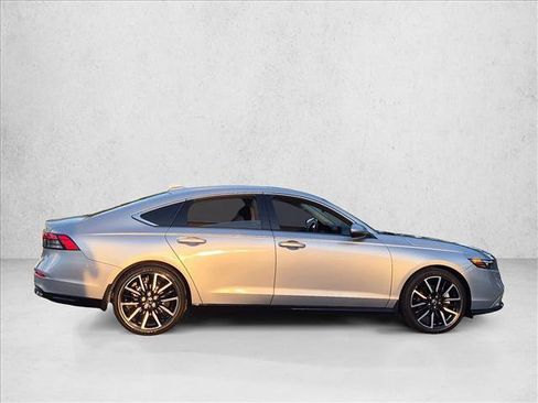 Used 2025 Honda Accord Touring image 4