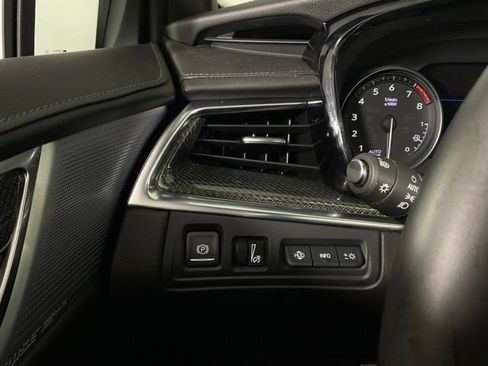 Used 2026 Cadillac XT5 Sportv w/ LPO, Floor Liner Package AWD/4WD image 23