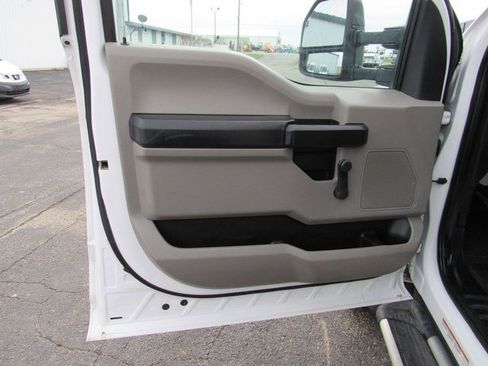 Used 2019 Ford F550 2WD Regular Cab Super Duty image 29