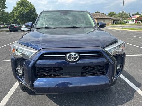 Used 2021 Toyota 4Runner SR5 Premium w/ Moonroof Package AWD/4WD image 3