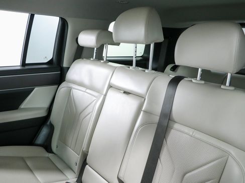 Used 2025 Hyundai Santa Fe SEL FWD image 24