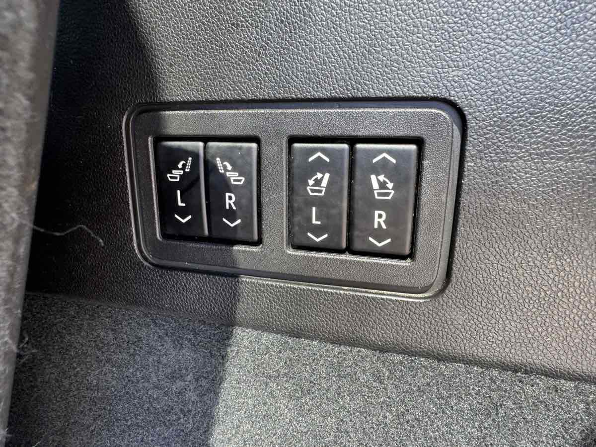 Used 2020 Cadillac XT6 Premium Luxury FWD image 31
