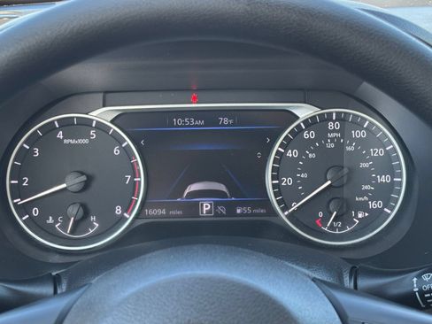 Used 2025 Nissan Sentra SV FWD image 30