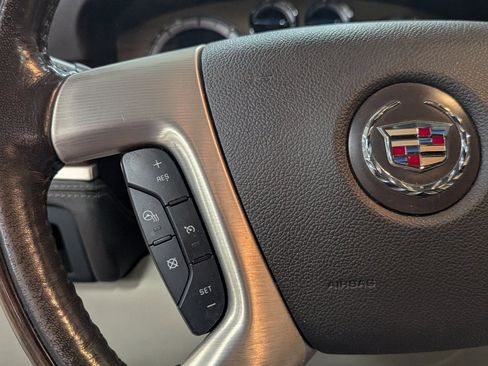 Used 2014 Cadillac Escalade Platinum image 14