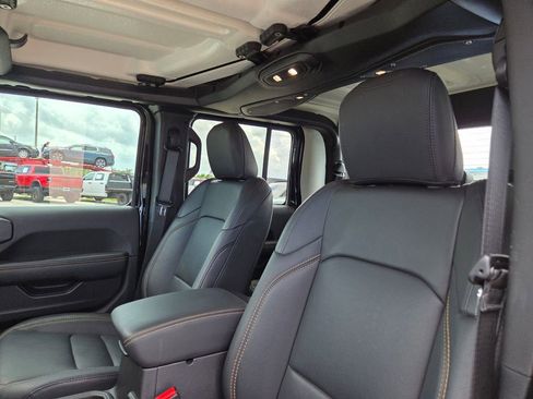 Used 2026 Jeep Gladiator Sport AWD/4WD image 25