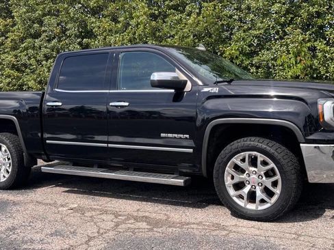 Used 2017 GMC Sierra 1500 SLT w/ SLT Premium Package AWD/4WD image 10
