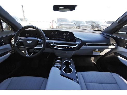 New 2026 Cadillac Lyriq Luxury image 9