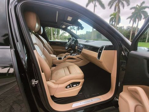Used 2019 Porsche Cayenne S AWD/4WD image 40