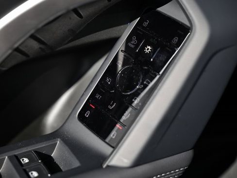 New 2025 Audi Q5 Prestige image 16