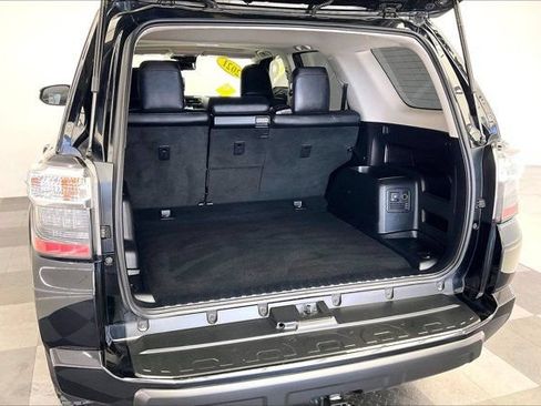 Used 2021 Toyota 4Runner TRD Off-Road Premium w/ Moonroof Package AWD/4WD image 27