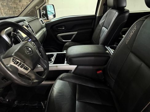 Used 2016 Nissan Titan PRO-4X w/ Pro-4x Convenience Package AWD/4WD image 21