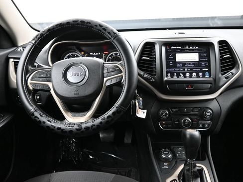 Used 2015 Jeep Cherokee Latitude AWD/4WD image 19