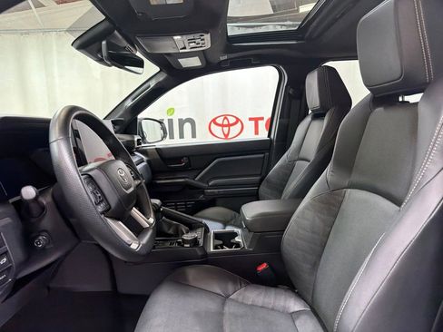 Used 2025 Toyota 4Runner TRD Off-Road Premium AWD/4WD image 23