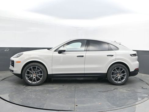New 2025 Porsche Cayenne Coupe image 2