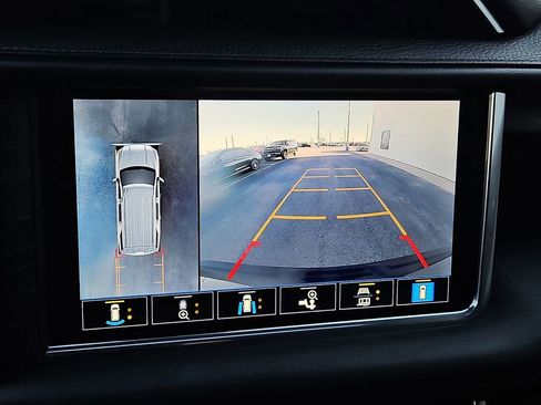 Used 2021 GMC Yukon Denali w/ Denali Ultimate Package image 29