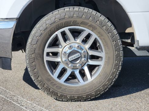 Used 2019 Ford F250 Lariat w/ Lariat Ultimate Package RWD image 5