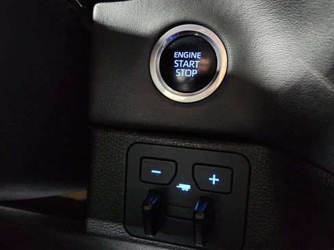 Used 2023 Toyota Tundra Platinum image 52