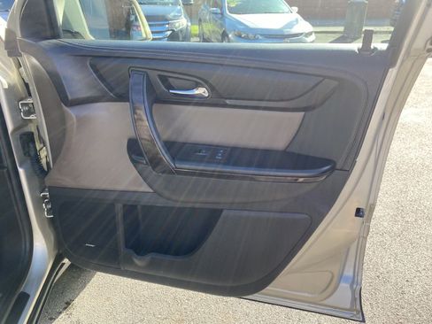 Used 2013 GMC Acadia SLT image 24