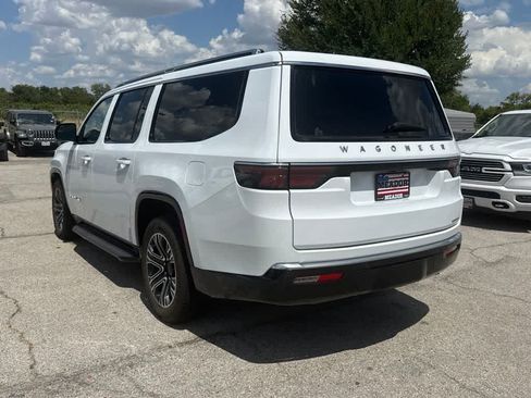 Used 2024 Jeep Wagoneer L Series II RWD image 3