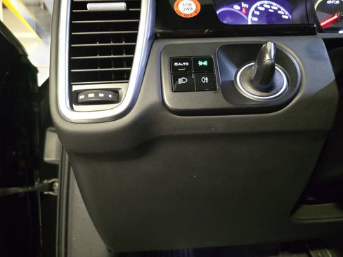 Used 2021 Porsche Cayenne GTS image 26