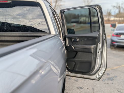 Used 2017 Honda Ridgeline RTL-T image 41