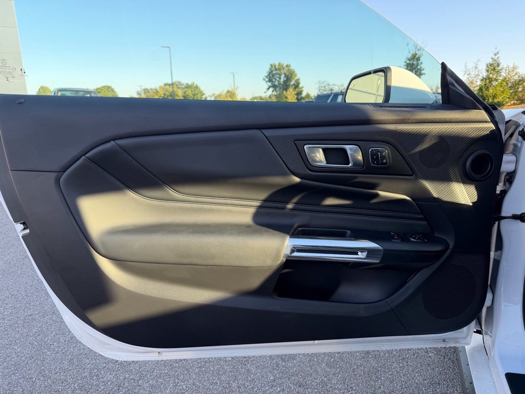 Used 2025 Ford Mustang GT Premium RWD image 16