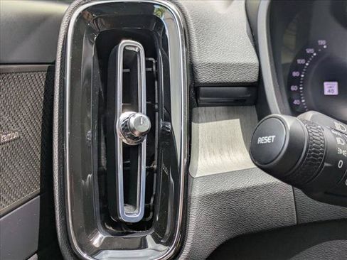Used 2023 Volvo XC40 B5 Plus w/ Driver Assist Package AWD/4WD image 16