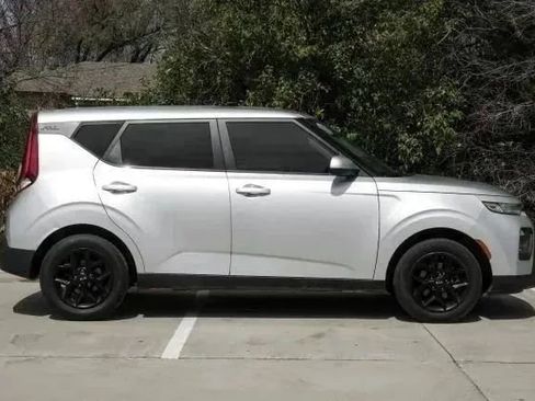 Used 2021 Kia Soul S image 9