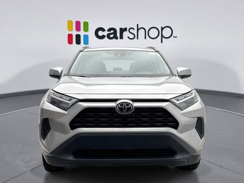 Used 2022 Toyota RAV4 XLE AWD/4WD image 8