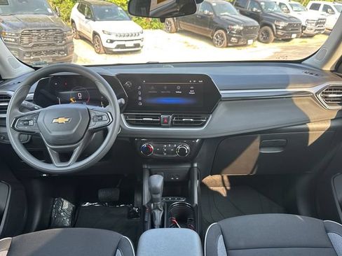 Used 2026 Chevrolet TrailBlazer LT AWD/4WD image 12